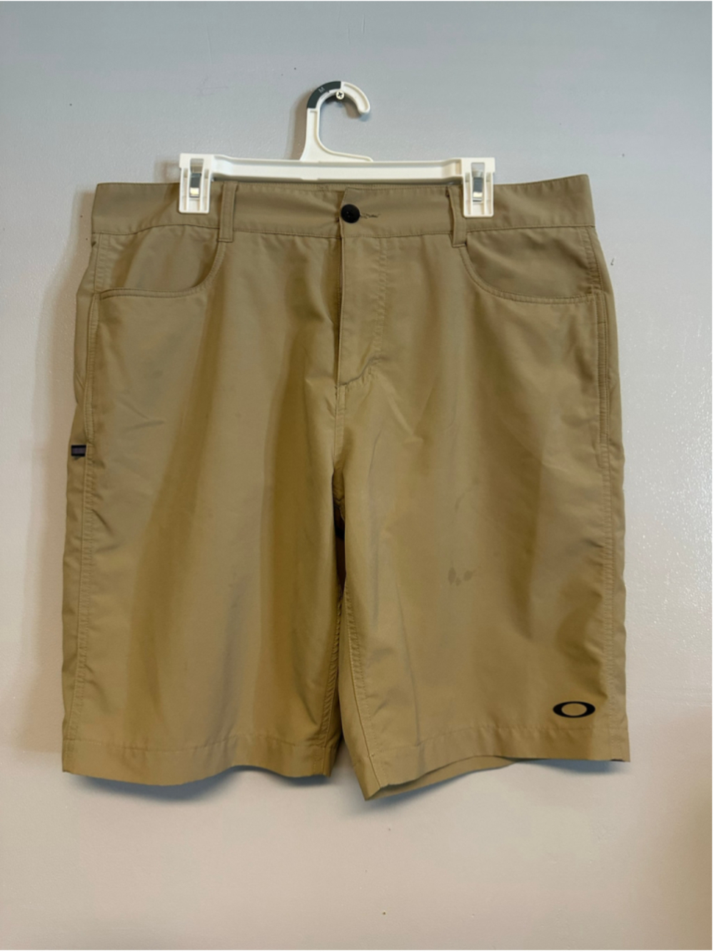 Oakley Flat Front Shorts Waist Size 36 Beige